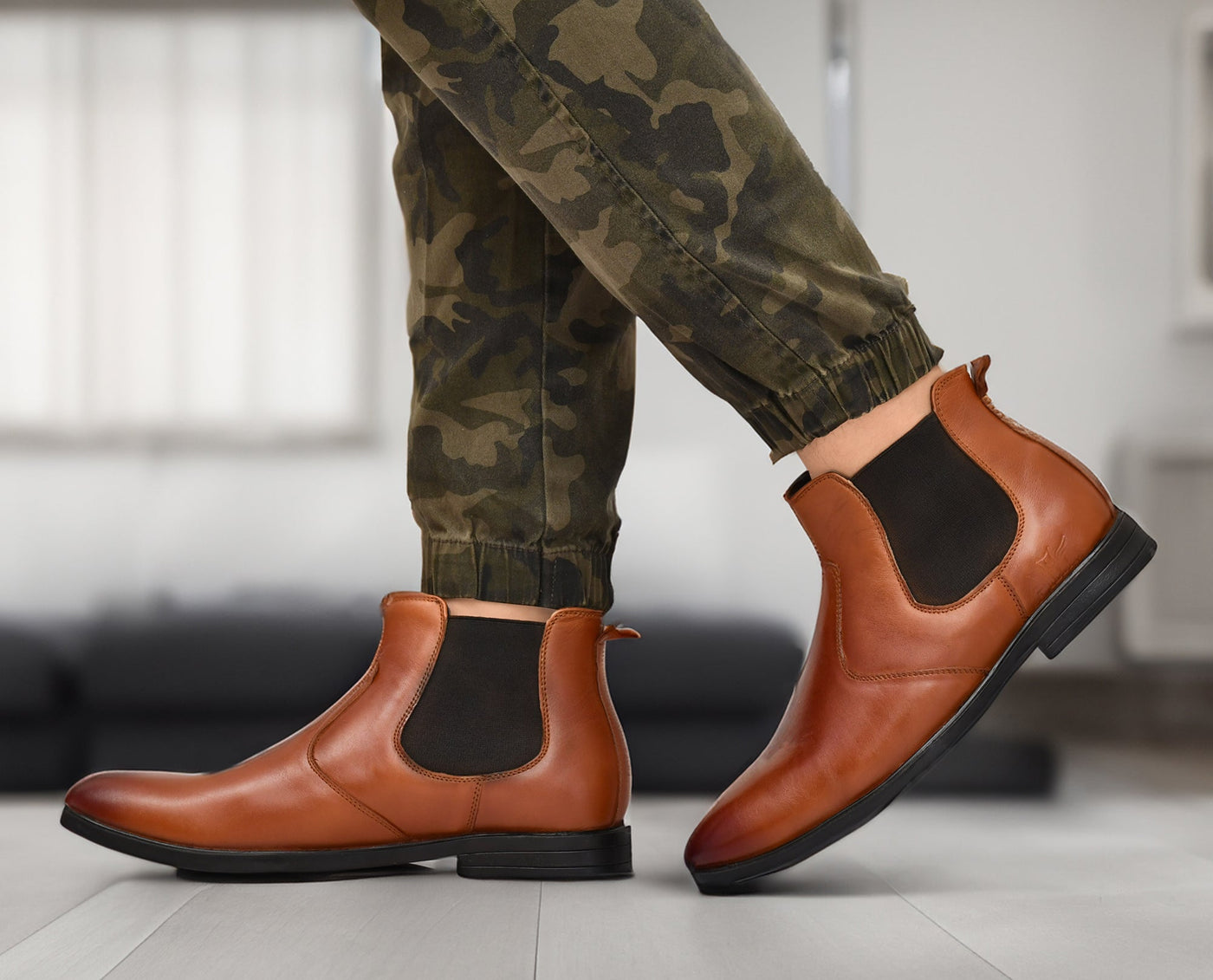 PILLAA "Travel-Ready Leather Boots for Explorers"