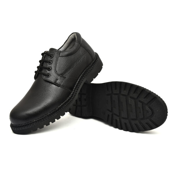 Non Slip Work Shoes for Men – Anti-Skid Safety & Comfort Footwear | Pillaa