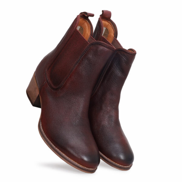Ankle Length Boots for Men & Women – Stylish & Comfortable Footwear | Pillaa